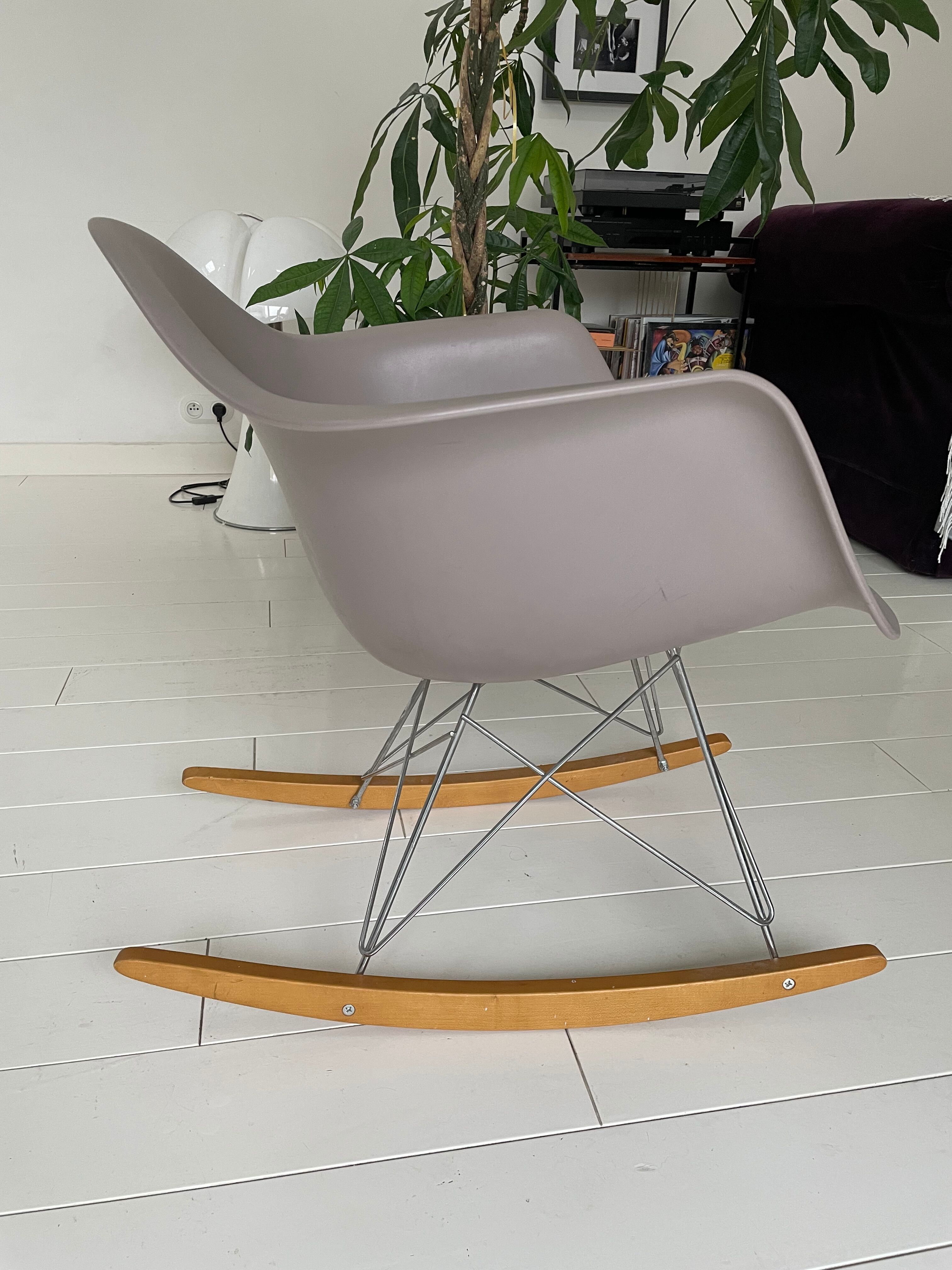Rocking chair by Charles & Ray Eames Vitra edition