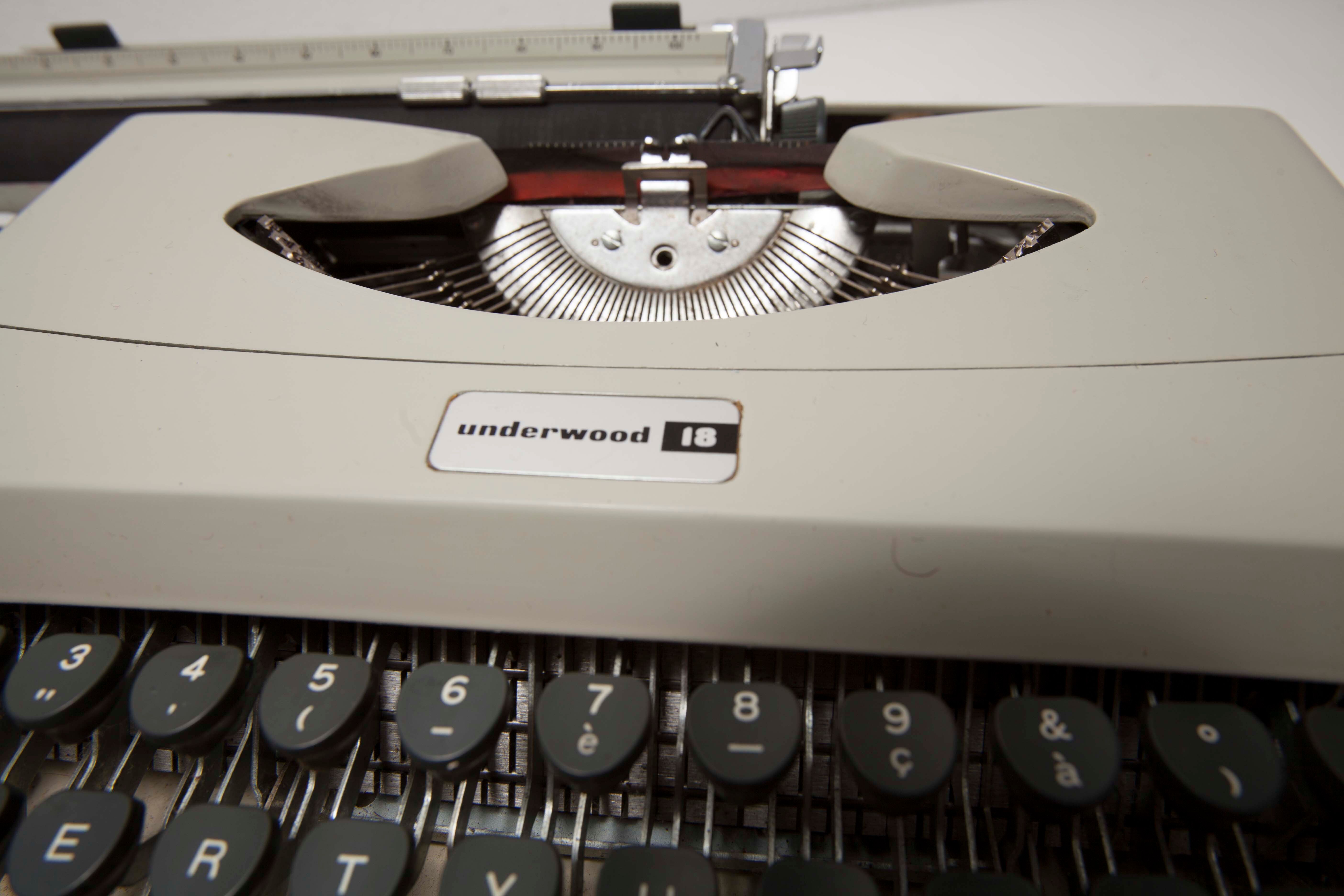 Underwood 18 typewriter