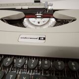 Underwood 18 typewriter