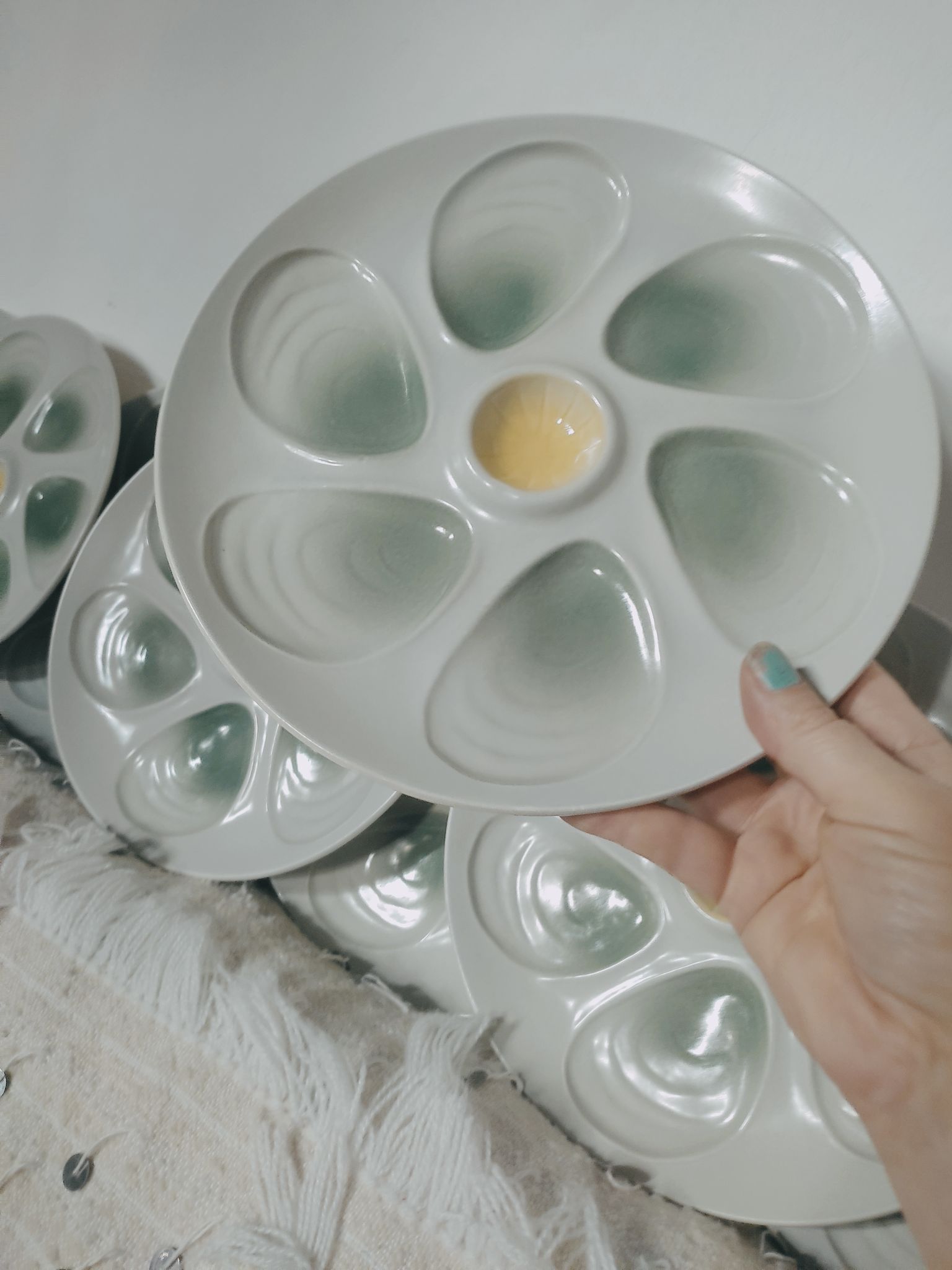 8 oyster plates in slurry by salins