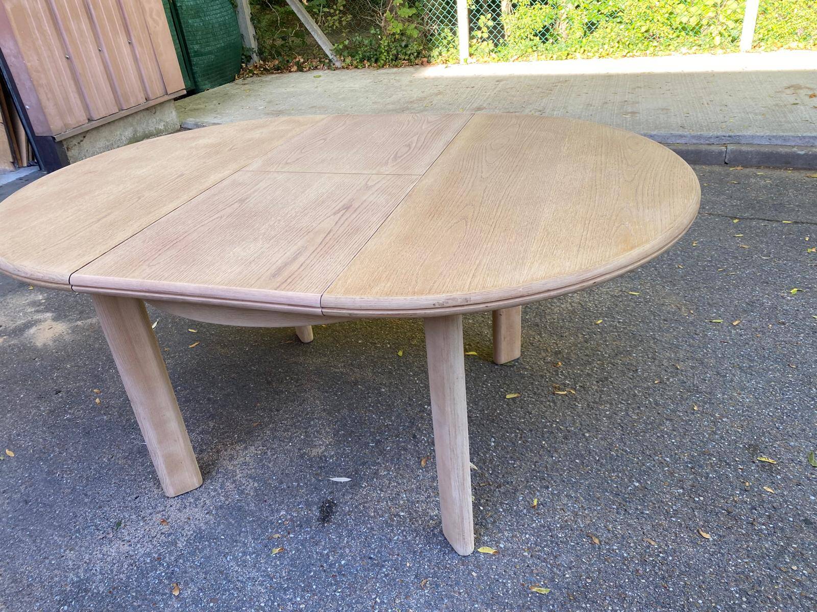Scandinavian round extendable dining table stripped in oak 1980
