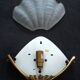 Wall lamp shell art deco in bronze and thick frost glass
