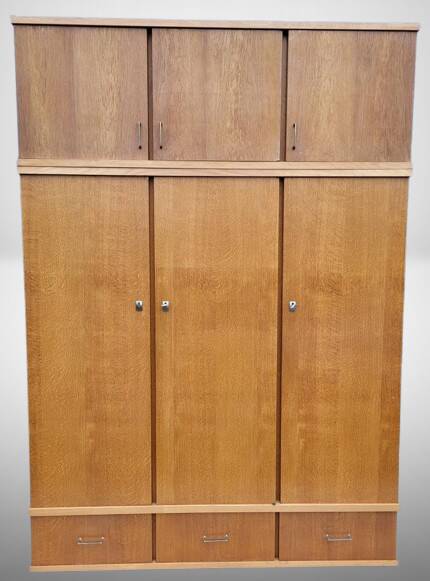 Modular dressing room 1950 in 3 parts