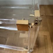 2 bout de canape plexi laiton et verre  circa 1970
