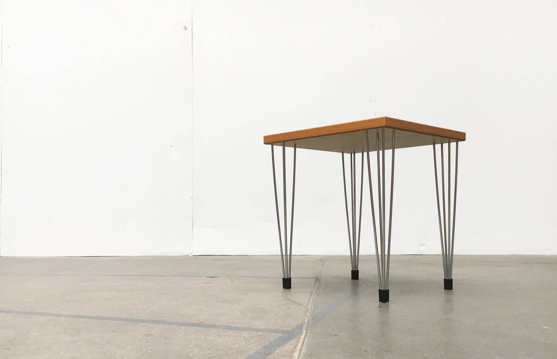 Vintage side table with hairpin legs from Denmark by Pin Age.