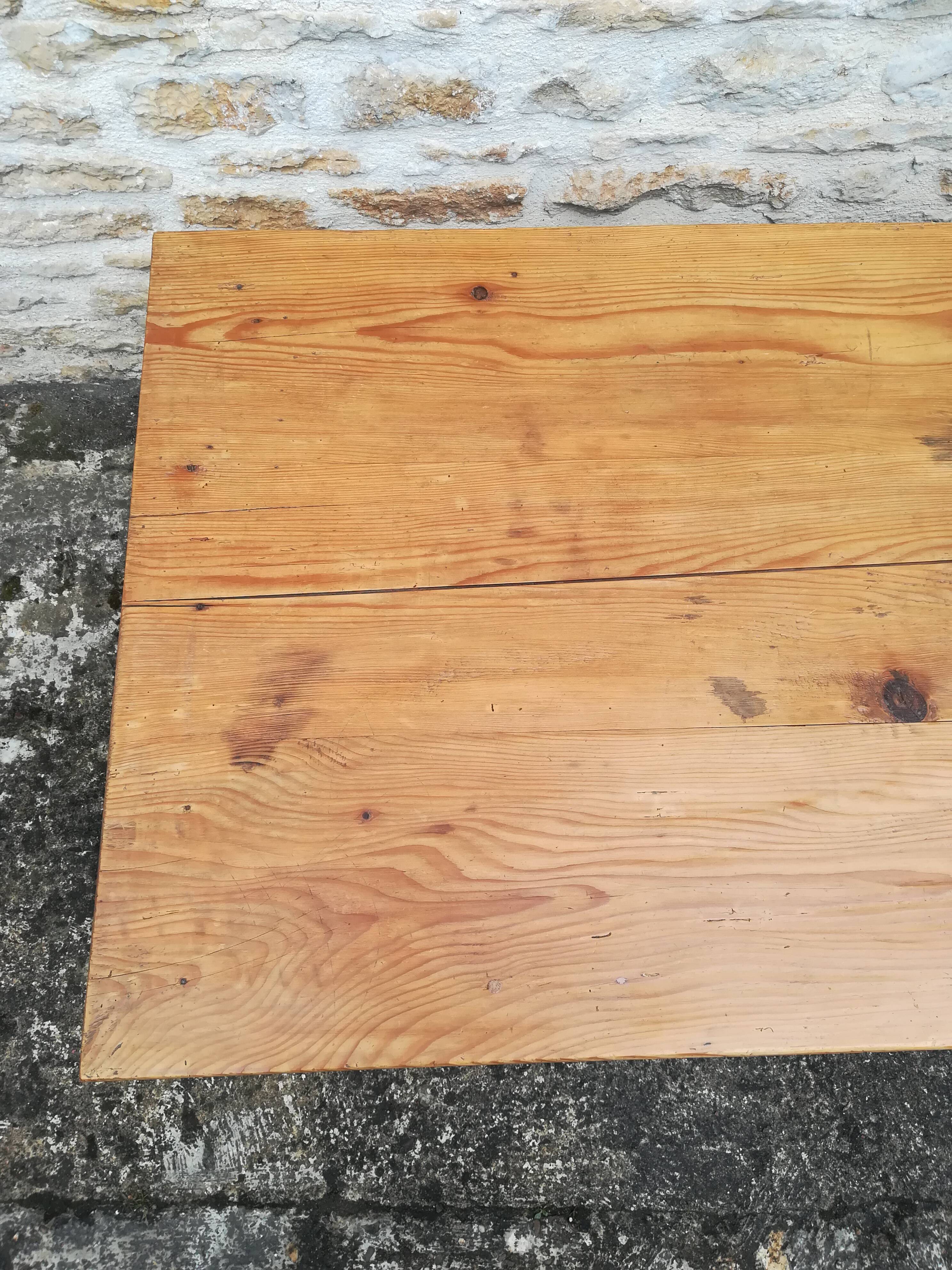 Farm table