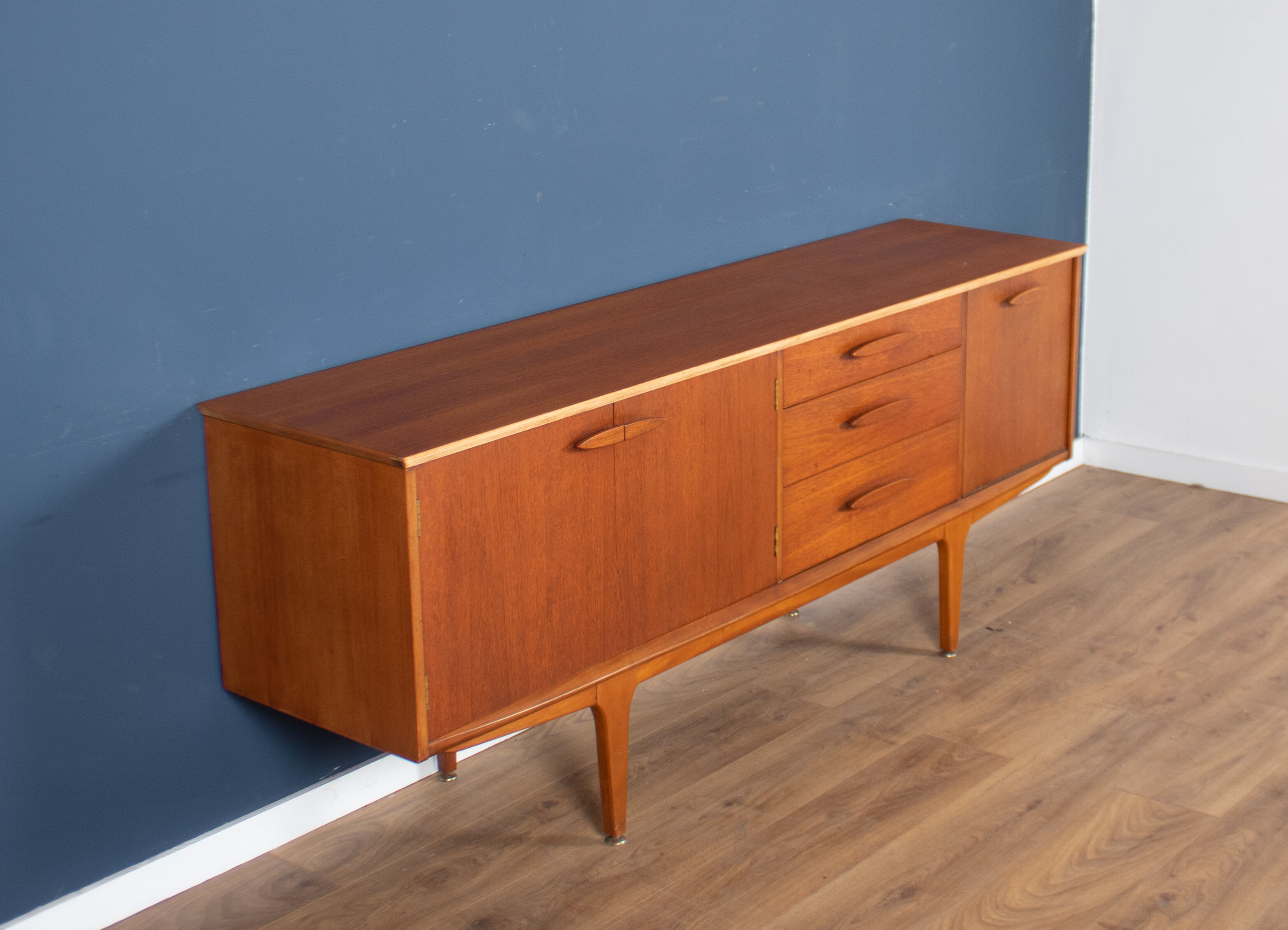 Enfilade en teck par Jentique années 1960