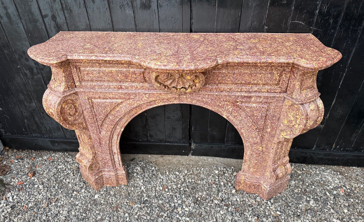 Impressive Napoleon III fireplace in violet brocatelle marble from Spain, circa 1880.
