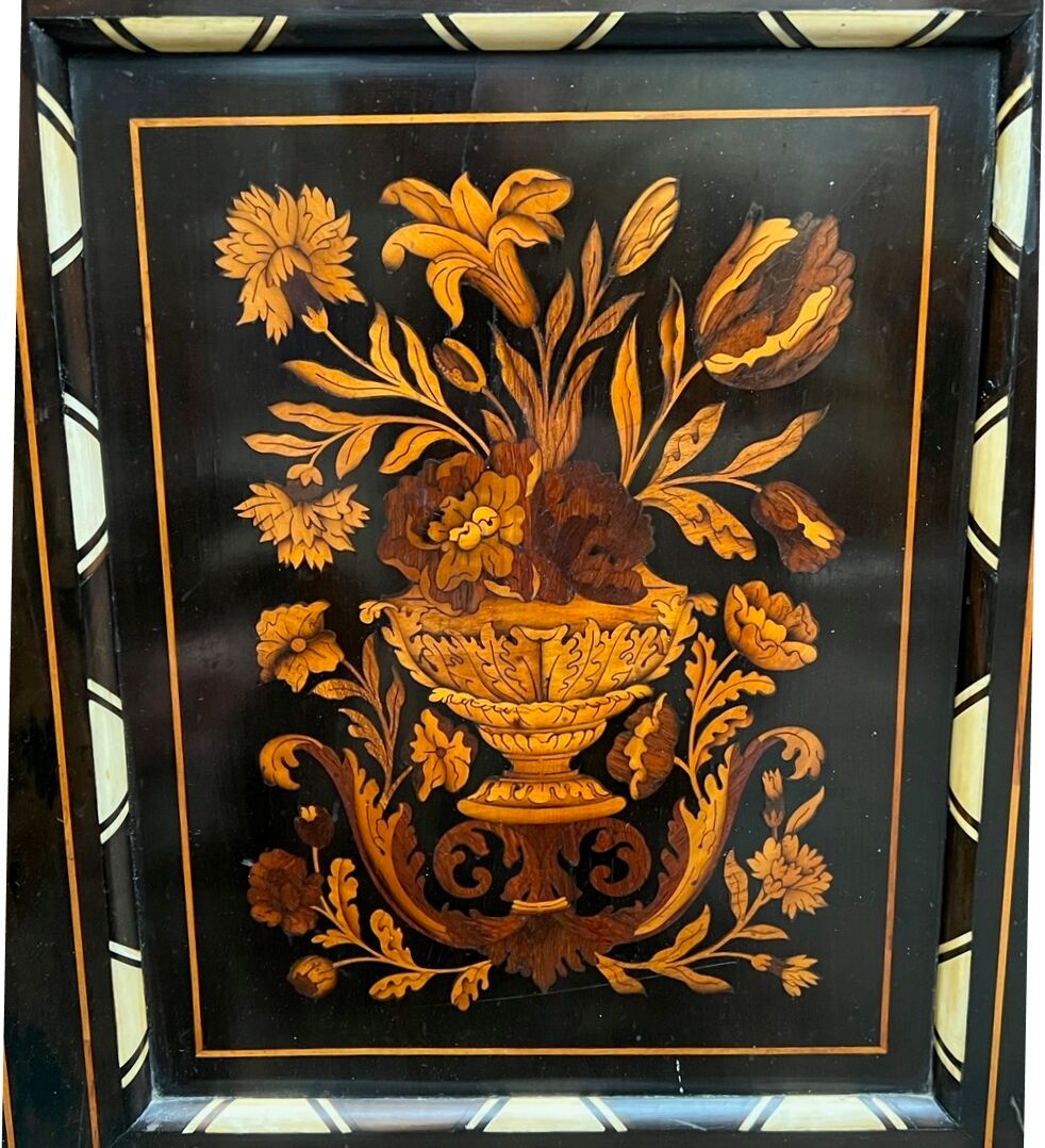 Napoleon III library or showcase.