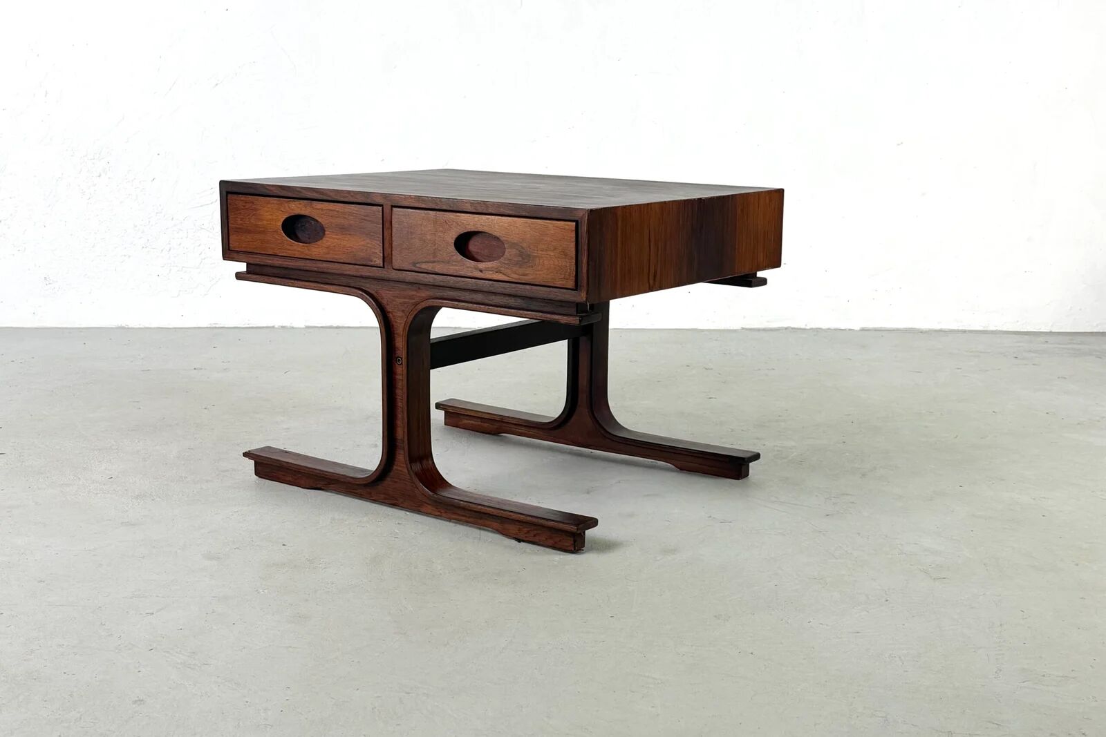 Table basse modèle 554 par Gianfranco Frattini pour Bernini – 1960s