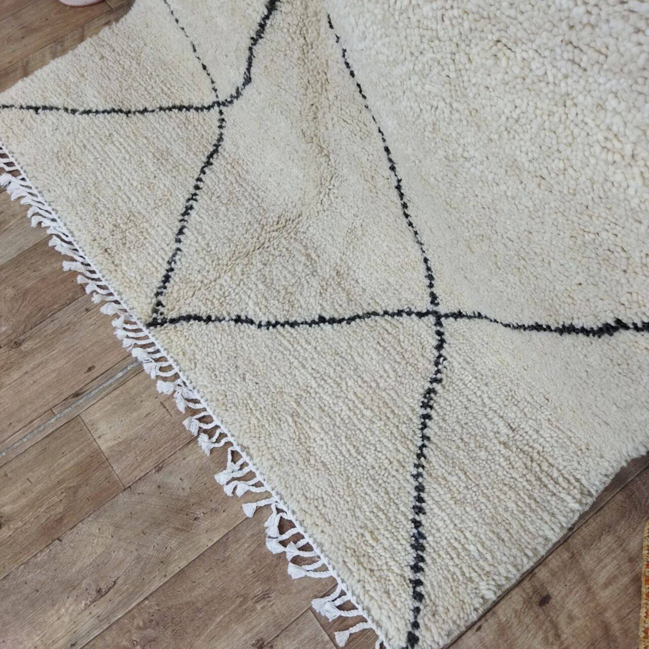 Handmade wool Berber rug 214 x 146 cm