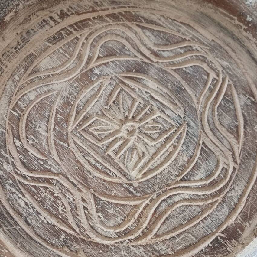 Old wooden Indian parat / tray.