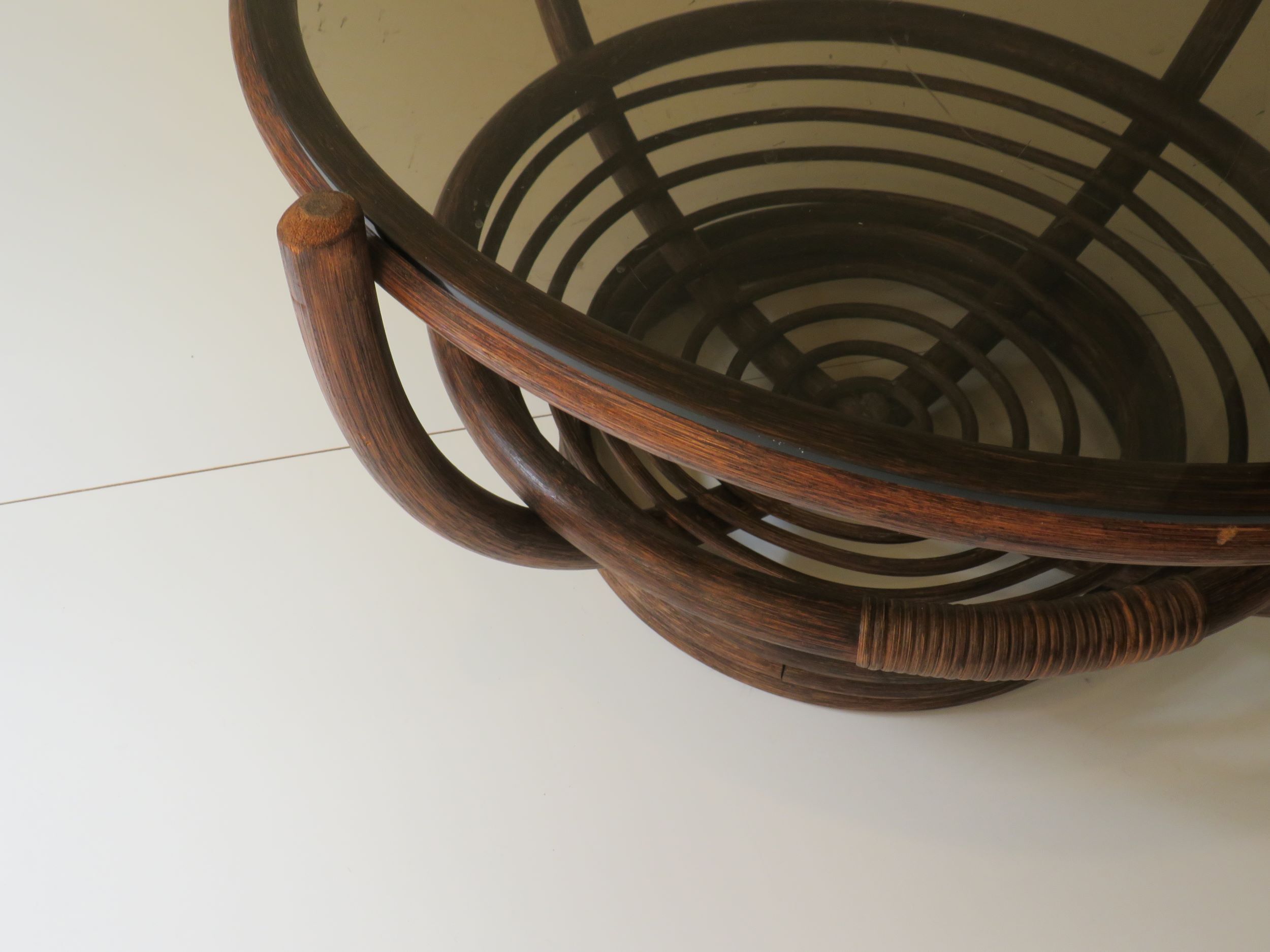 Round coffee table in bamboo, rattan, manou, Italy 1970