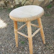 Tabouret 4 pieds ancien en bois