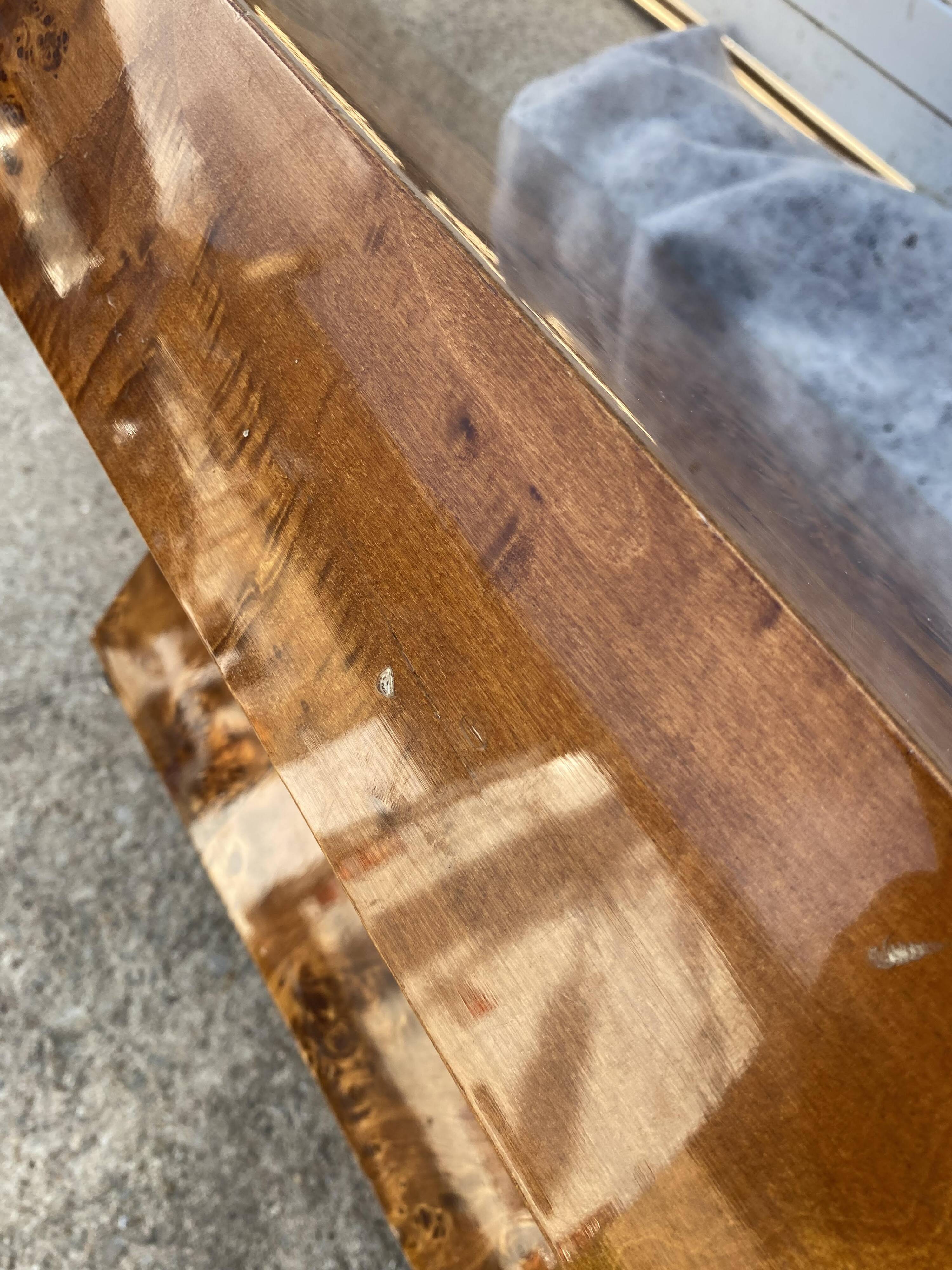 Table basse en loupe d’orme Roche et Bobois vintage 70s