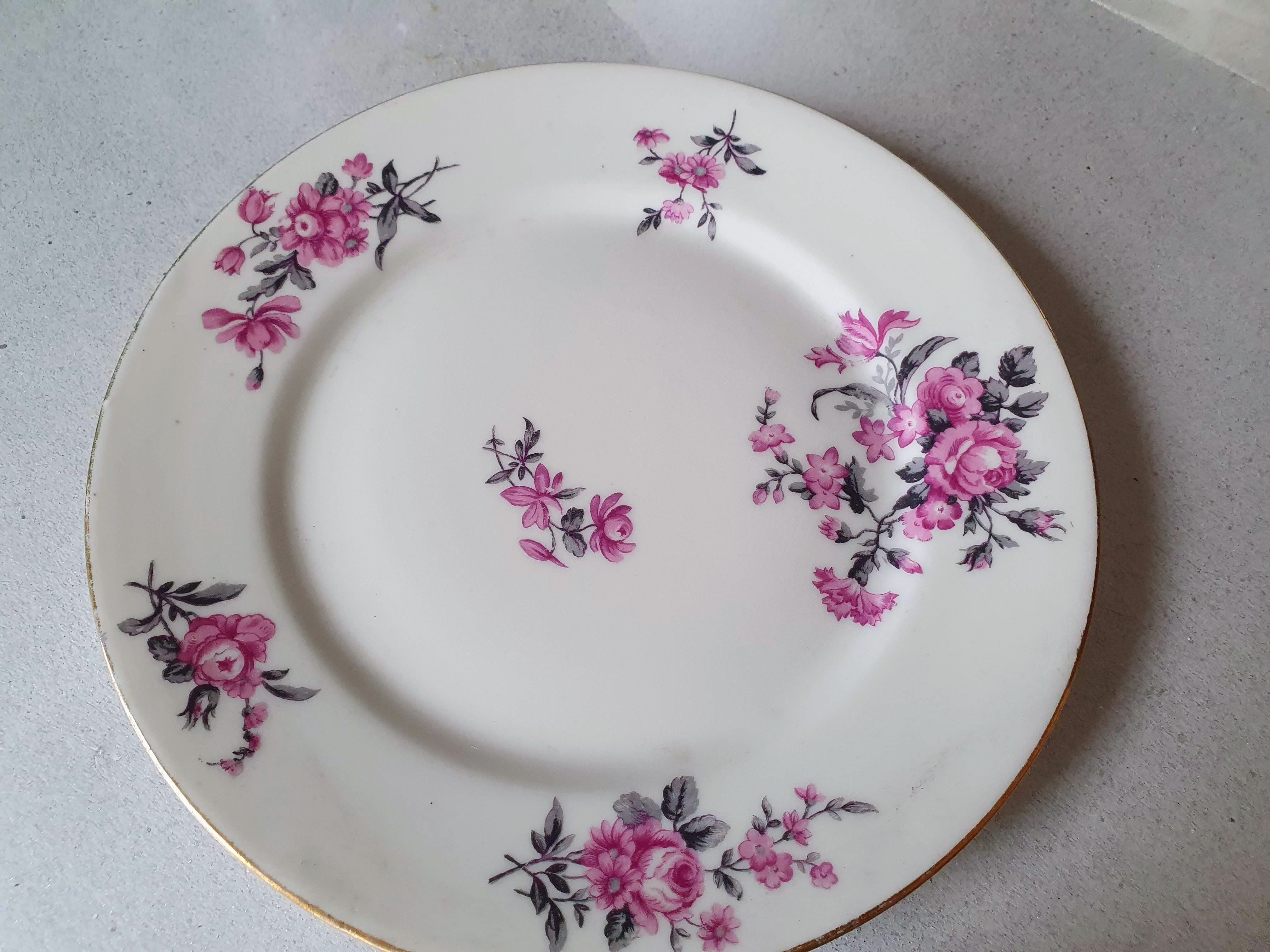 12 assiettes à dessert