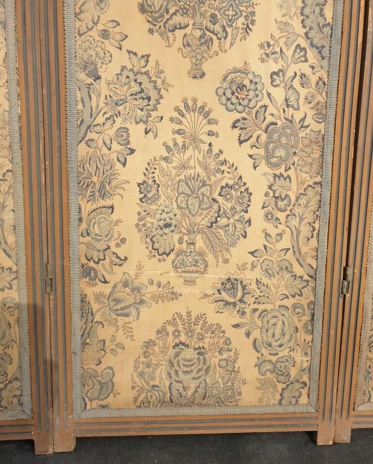 Screen 4 fronts of Indian wood and fabrics and silk at the end of the 19th century