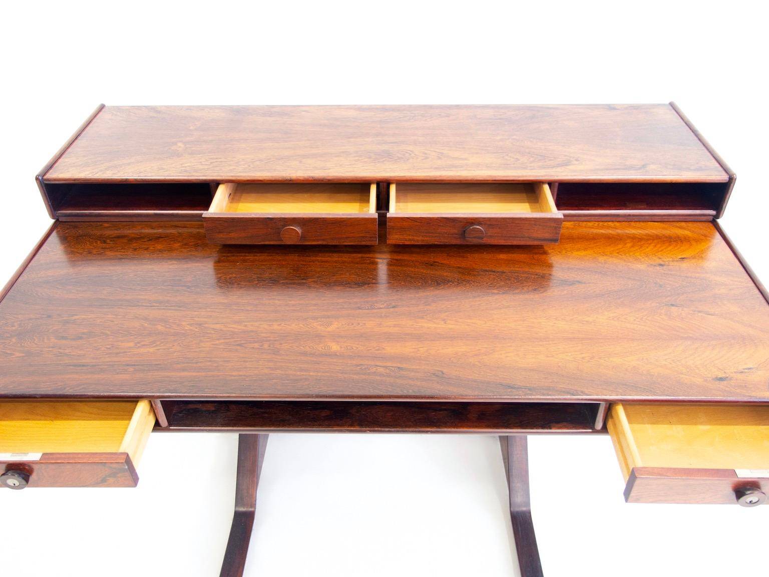Modern mid-century wooden desk by Gianfranco Frattini for Bernini