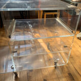 Table basse en plexiglass