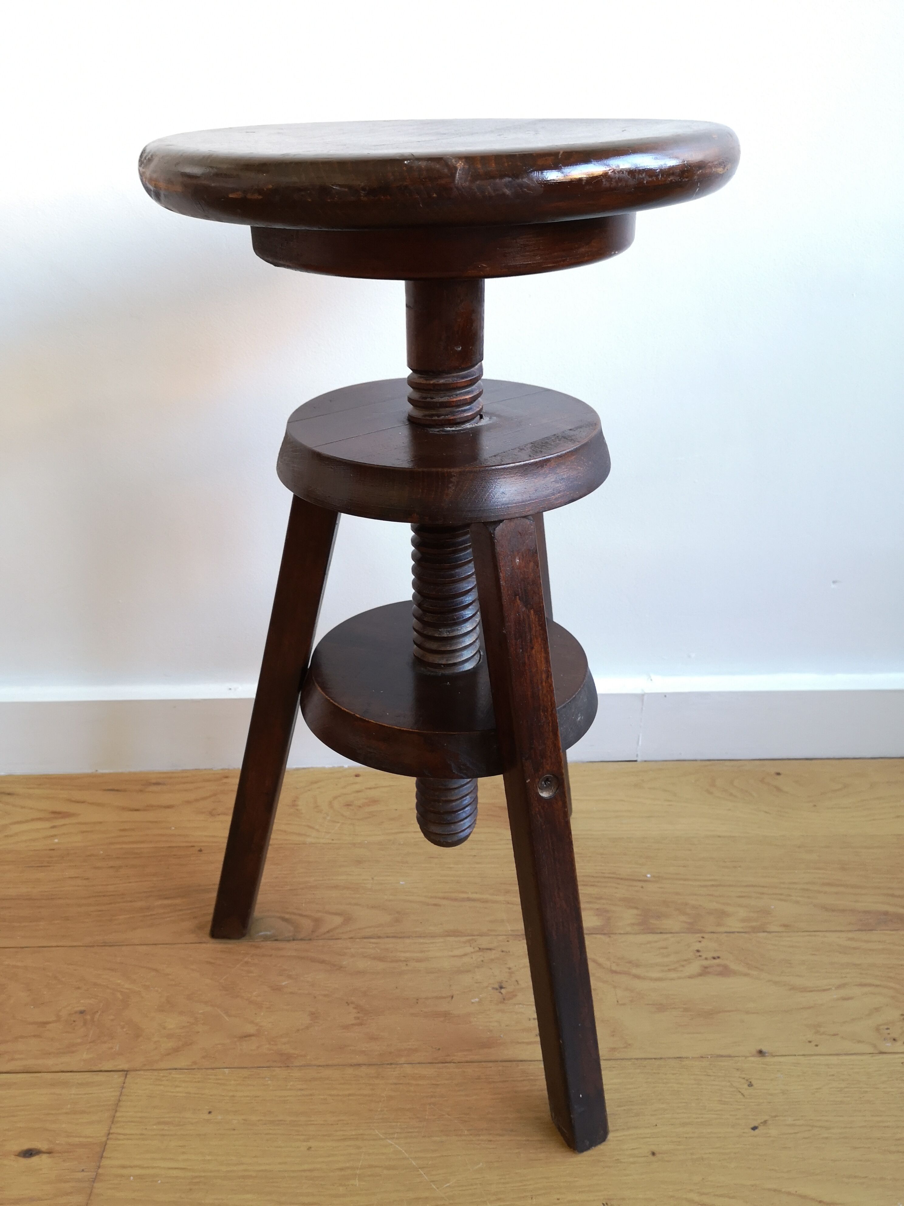 Architect's snuff with dark wood screws