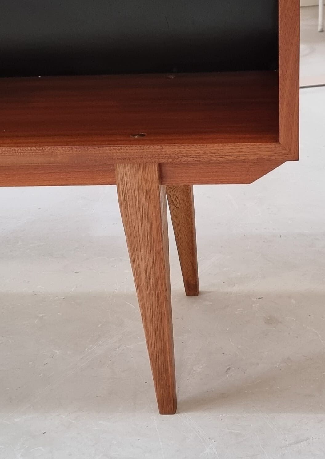 Armoire du milieu du siècle