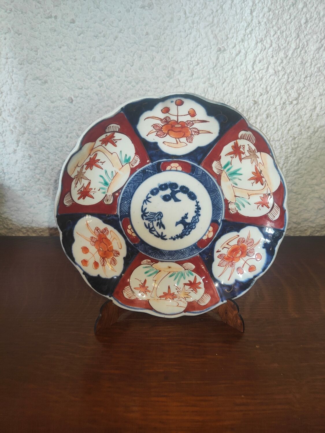 Pretty earthenware plate Imari Japanese old