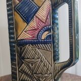 Onnaing slip pitcher