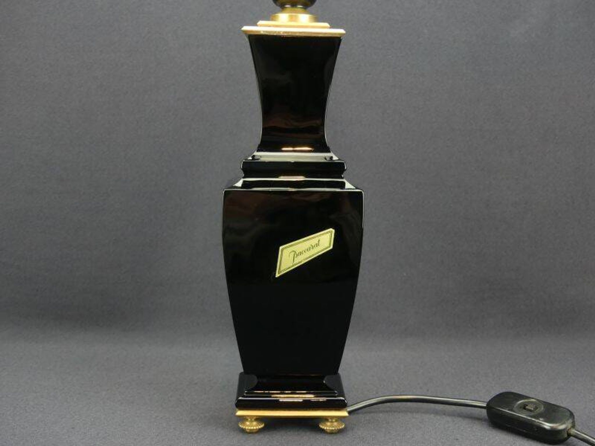 Baccarat, pied de lampe en cristal noir