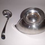 Gravy boat