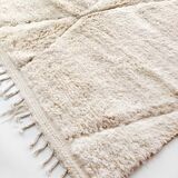 Moroccan Berber carpet Beni Ouarain unbleached with engraved diamonds 302x197cm