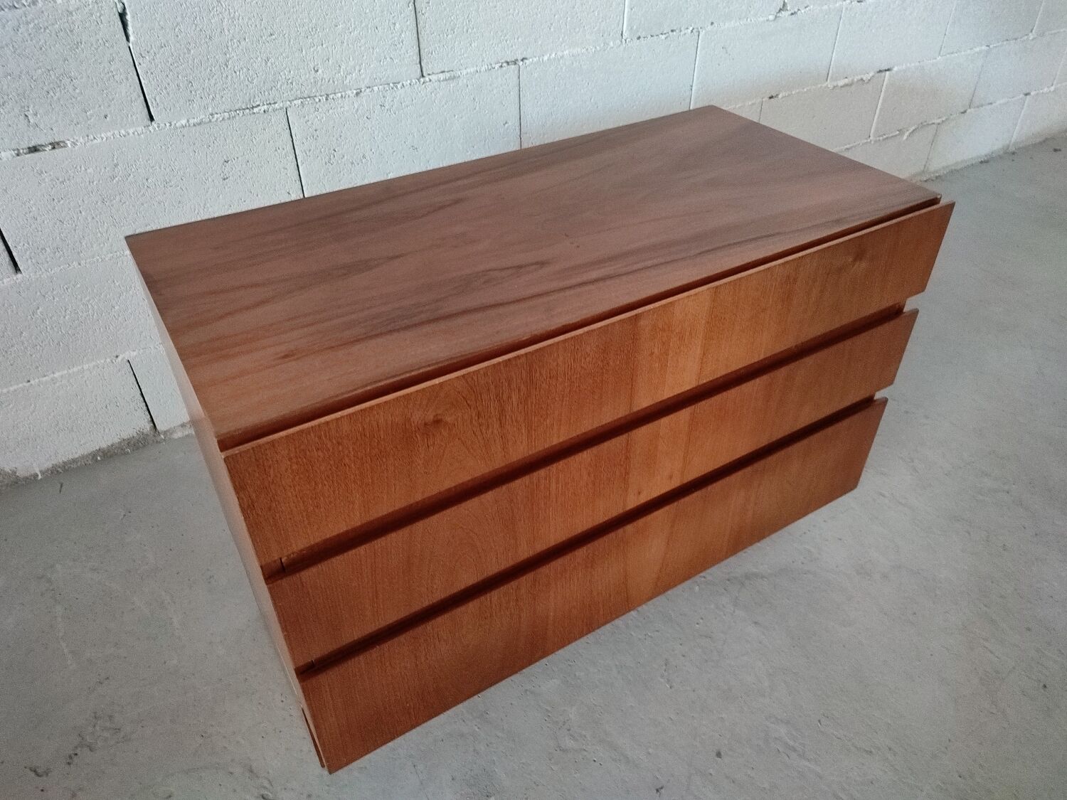 Scandinavian rosewood chest of drawers