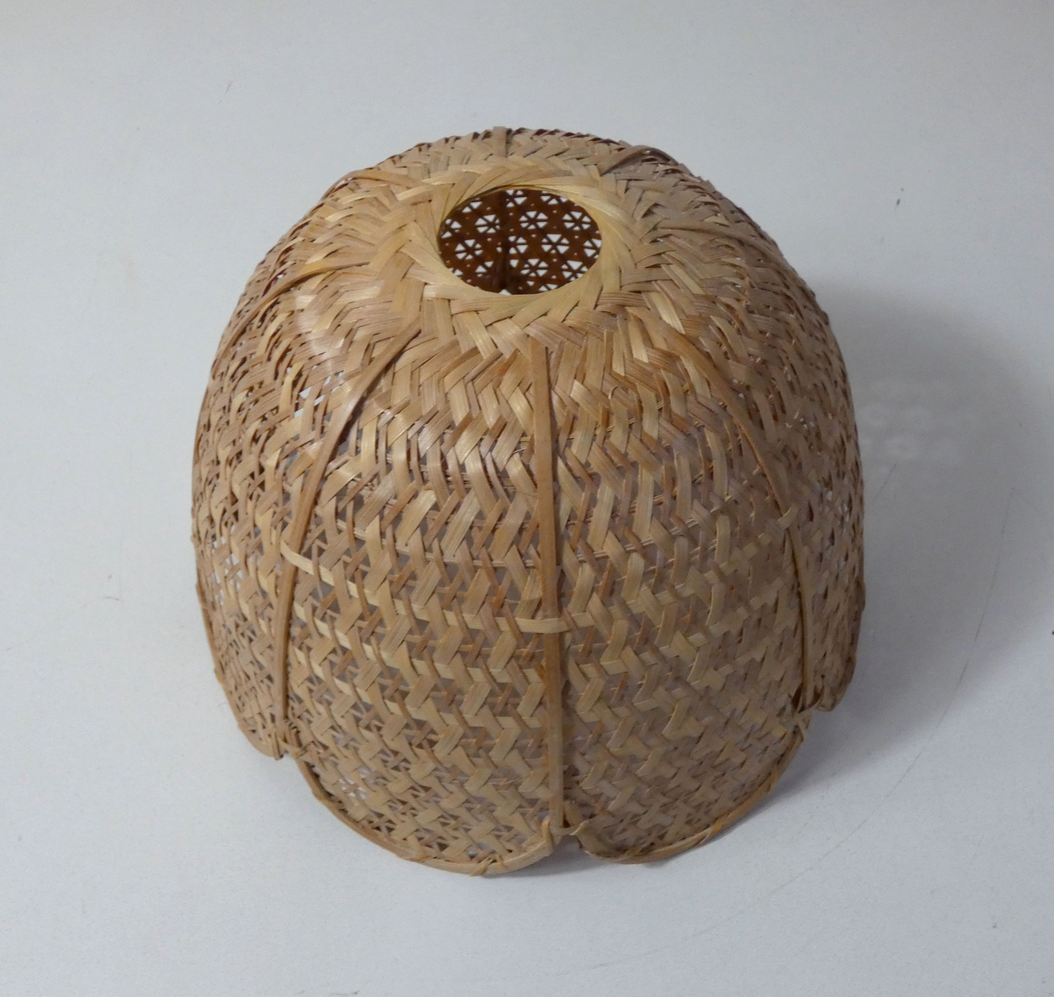 Vintage rattan flower pendant lamp
