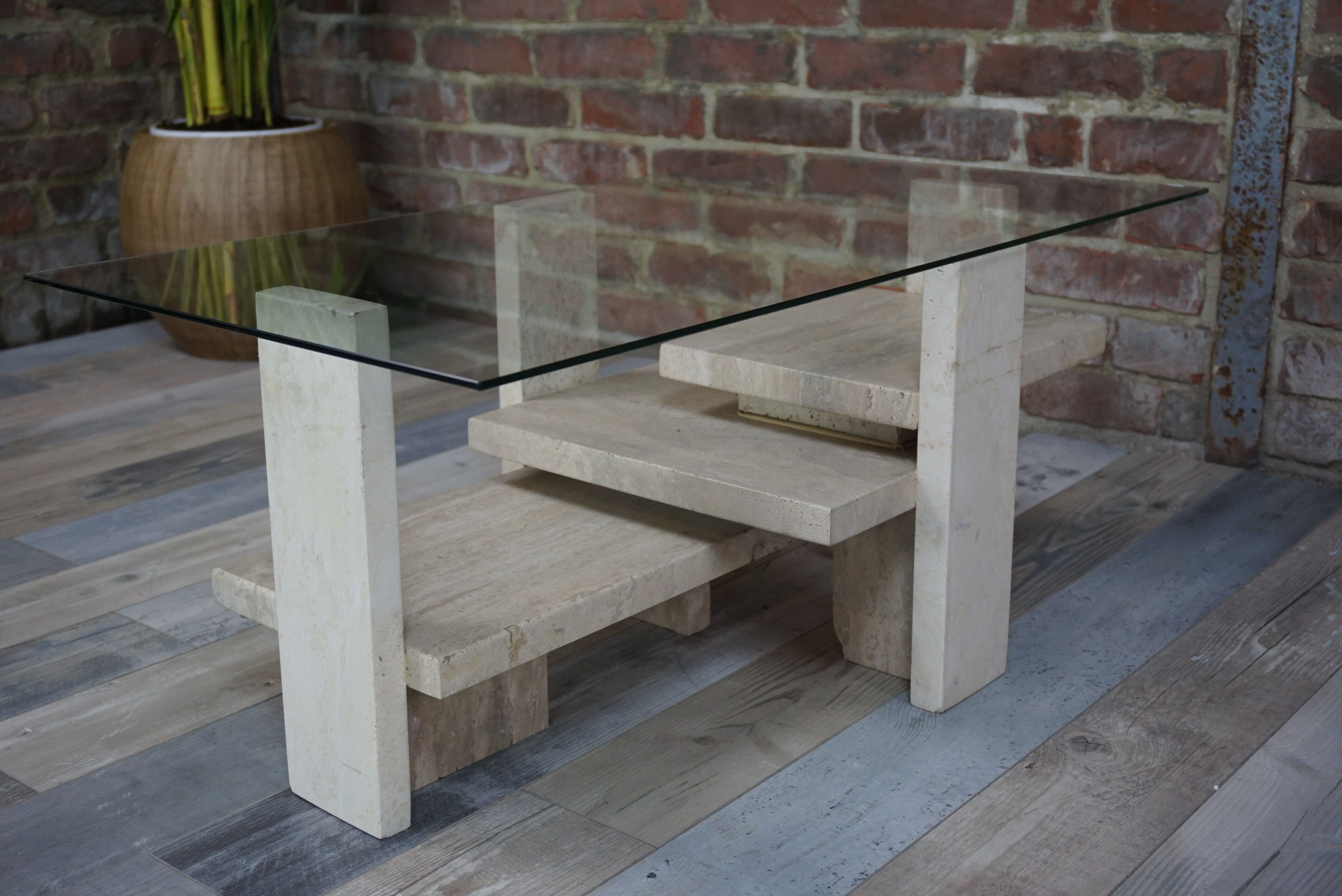 Table basse en travertin et verre design Willy Ballez