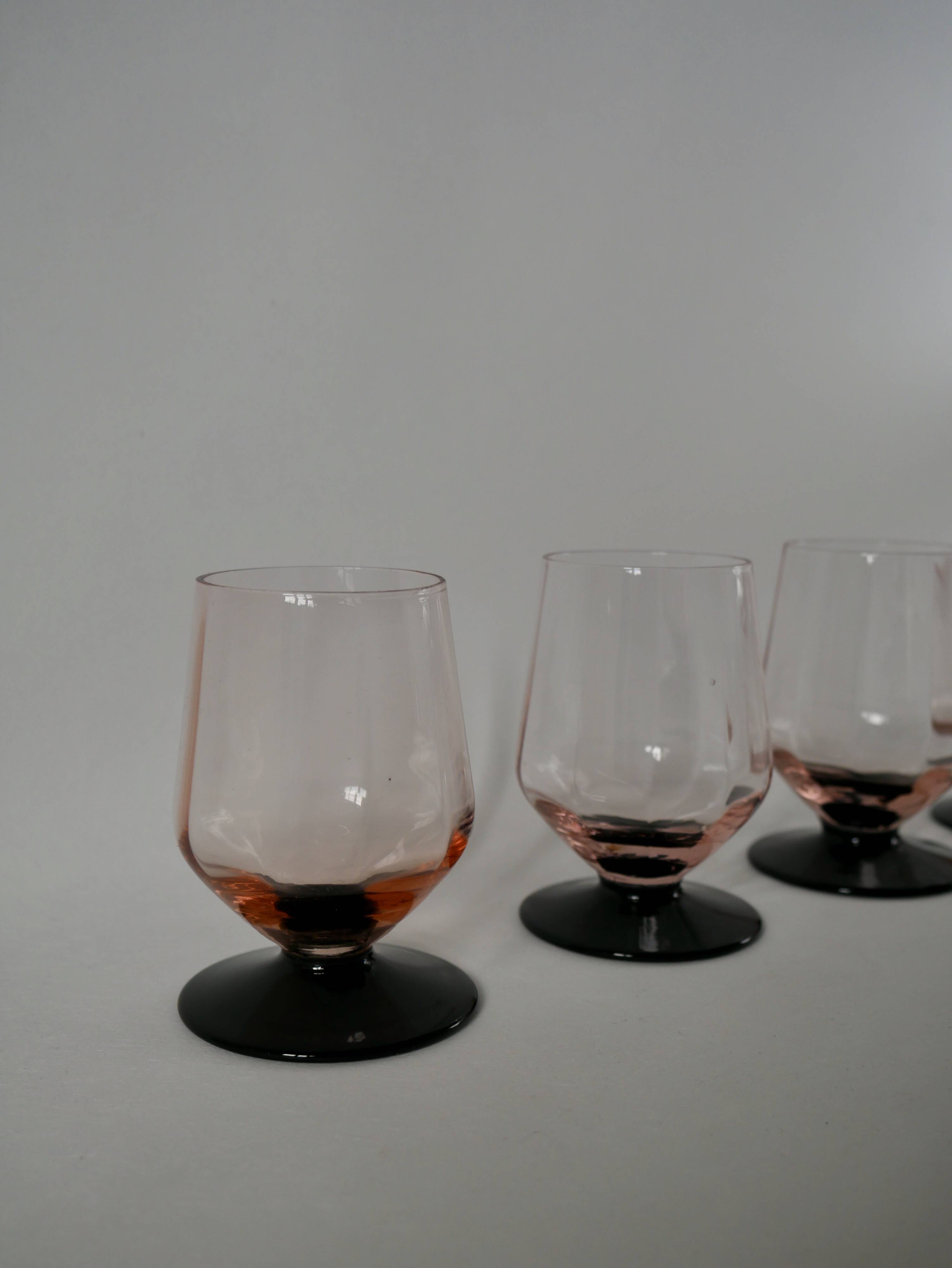 Set of 4 glasses with pink stems and black stems art deco 1930s