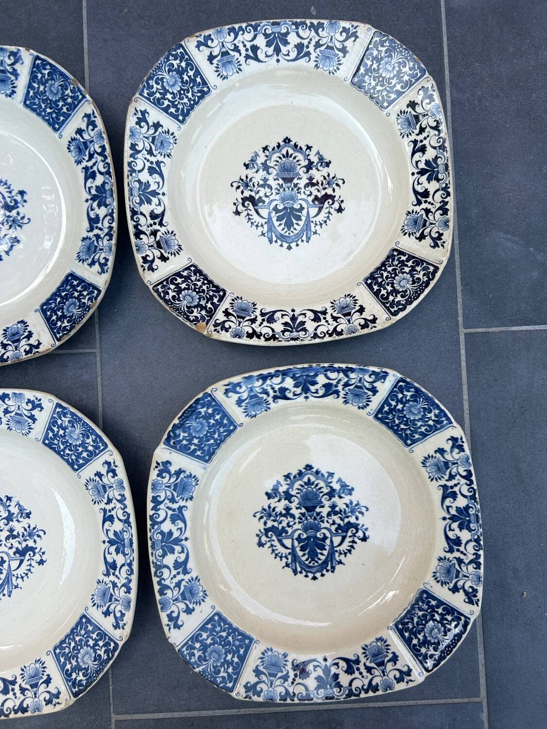 6 Terre de Fer Gien Ibis plates