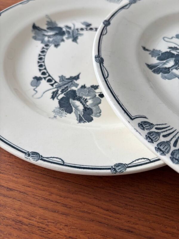 Lot de 4 assiettes anciennes Salins modèle Regina en terre de fer bleue