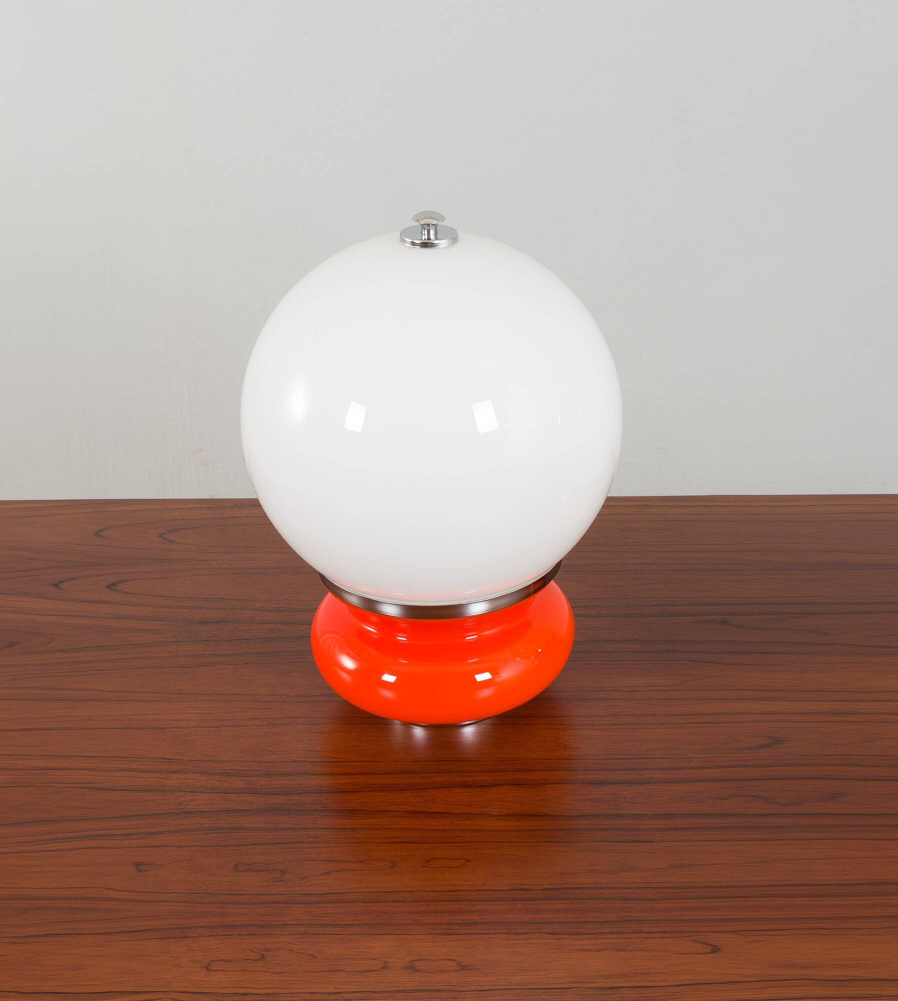Lampe de table en verre Mazzega Murano de l'ère spatiale attribuée à Carlo Nason, Italie, 1970.