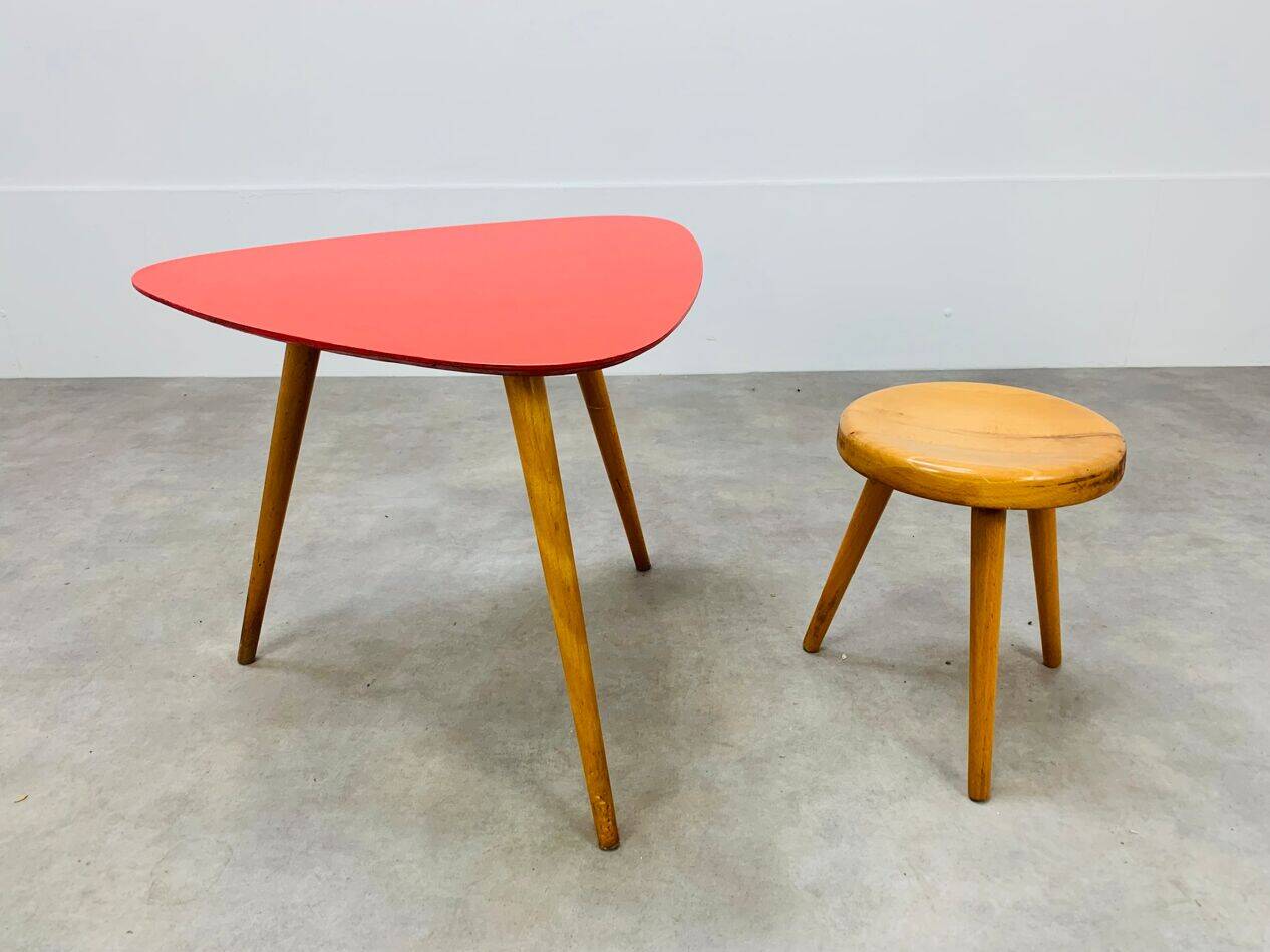 Steiner tripod side table by Baumann, wood, red top, 60s