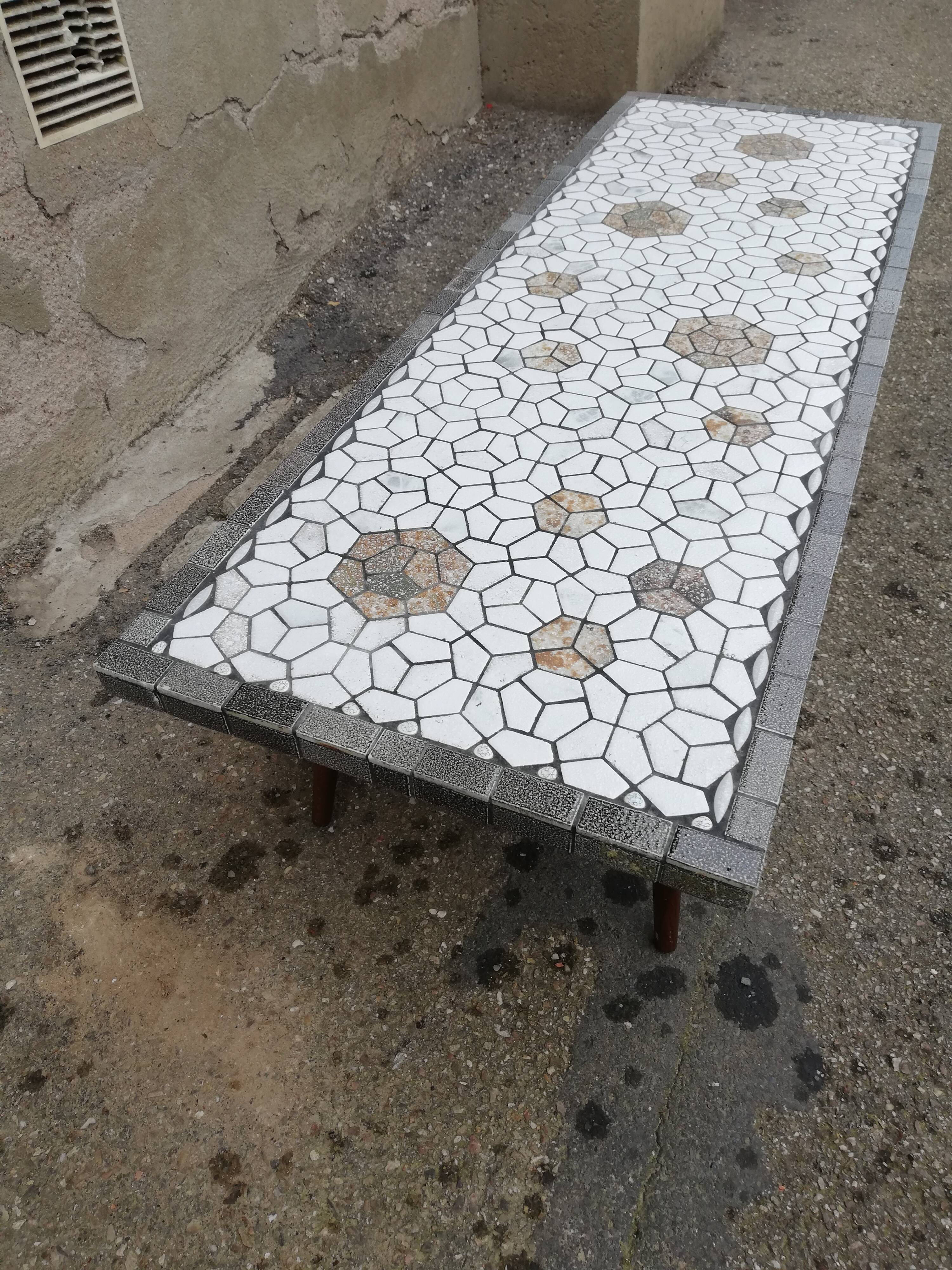 Vintage ceramic coffee table compass legs