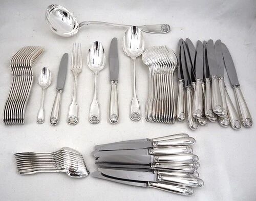 Christofle Vendôme Shell, 62-piece cutlery set, silver-plated knives.