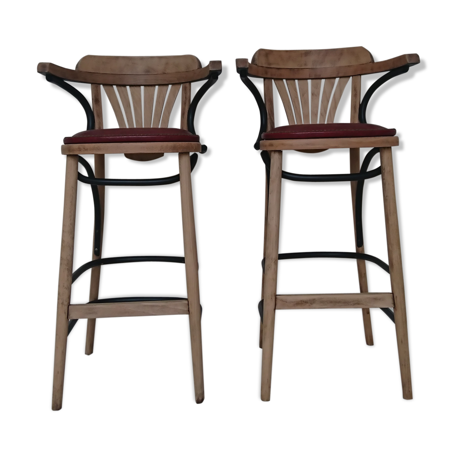 Paire de tabourets haut d'un ensemble bistrot