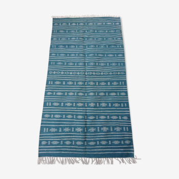 Kilim bleu et blanc fait à la main