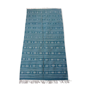Kilim bleu et blanc fait à la main