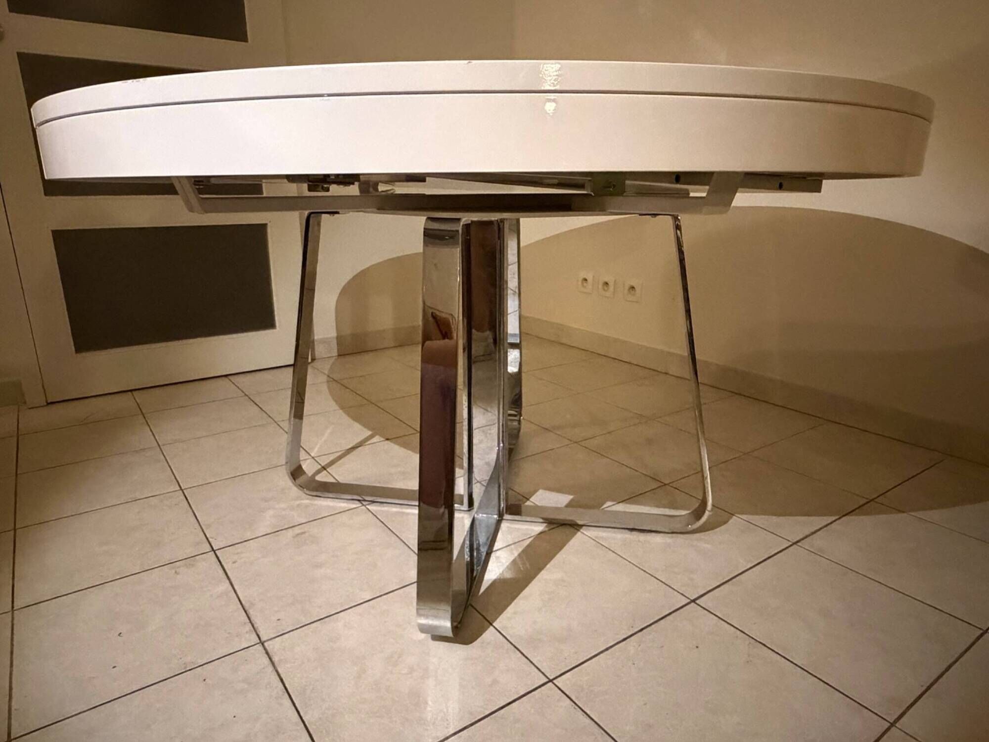 Ligne Roset AVA Ø130 extendable – white lacquer – chrome base