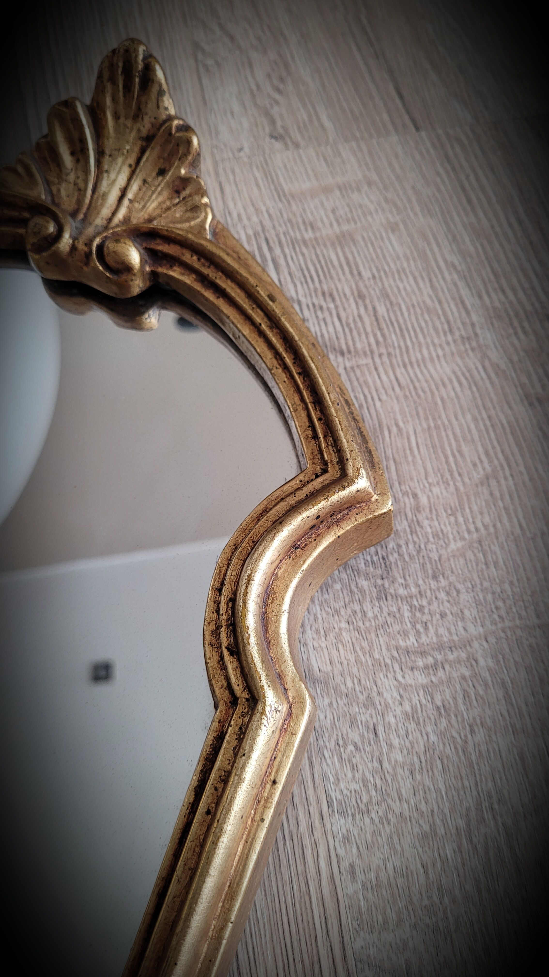 Golden mirror croles 2