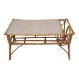 Table basse en rotin porte revue vintage