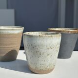 Lot de 3 tasses en céramique indonésienne (noir, mat brun & glacé moucheté)