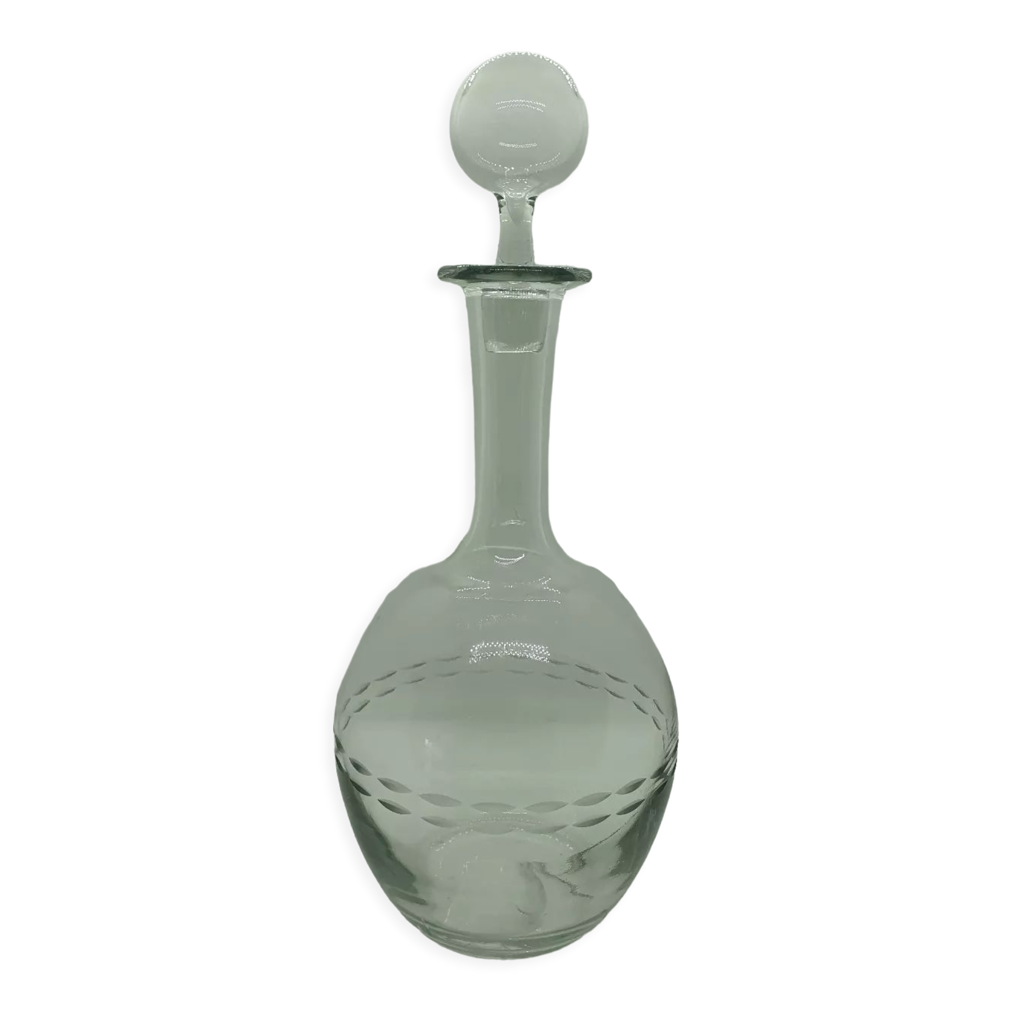 Engraved round decanter and its bubble top