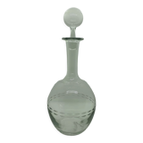 Engraved round decanter and its bubble top