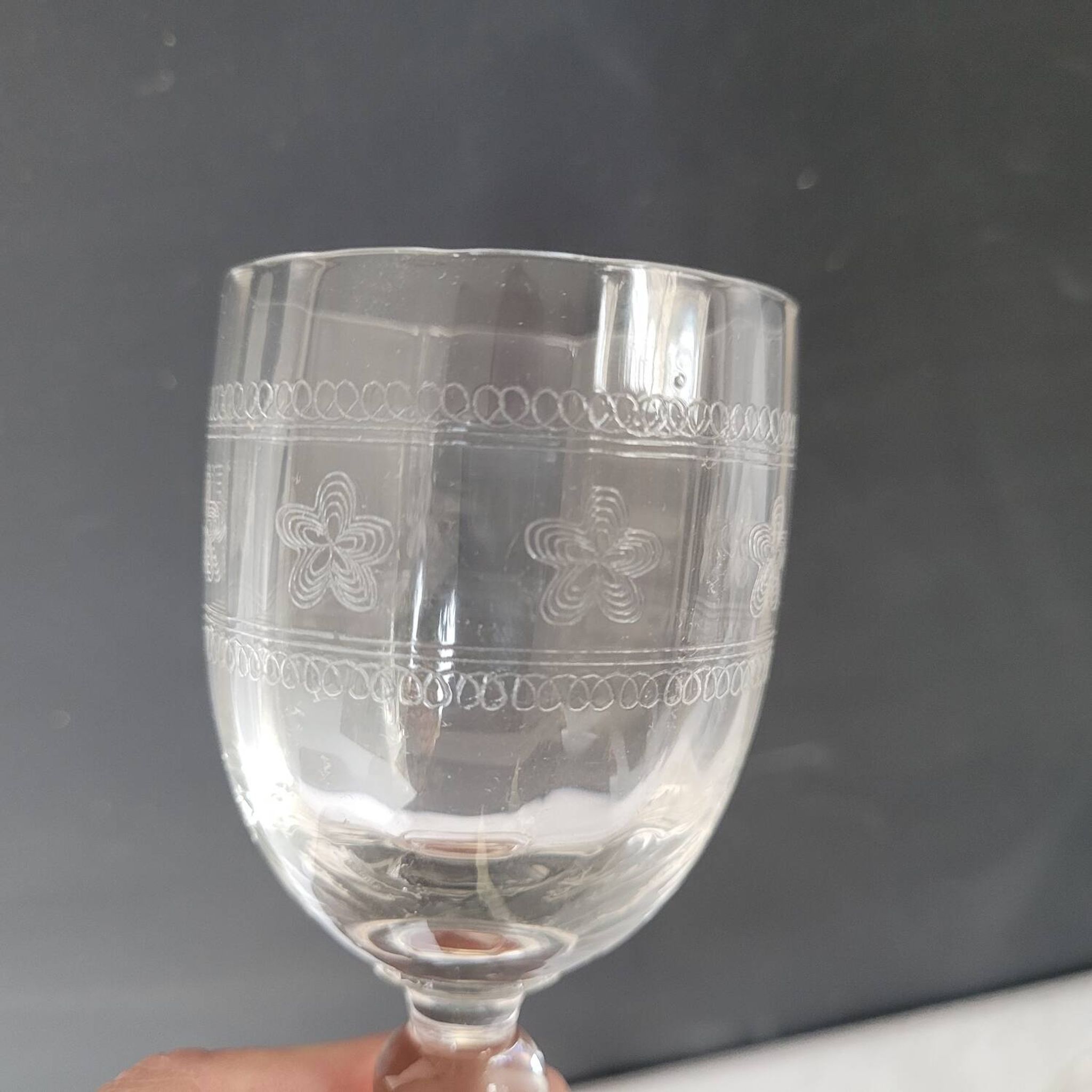Verres à apéritif gravés soufflés – fin XIXᵉ / début XXᵉ siècle